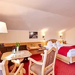 Hotel Franziska 3*