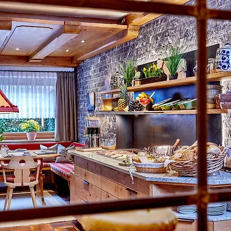 Hotel Franziska 3*